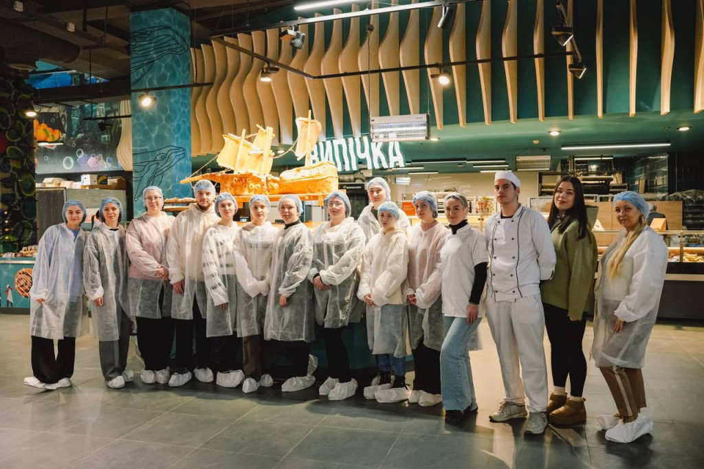 photo_5231391907836007103_y